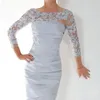 Abiti da cerimonia per la madre della sposa in pizzo corto argento scollo tondo applique pieghe al ginocchio 3/4 abiti da festa formali con fodero a maniche lunghe243M