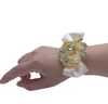 Ewiger Engel, europäische und amerikanische Brosche, Brautarmband, Geschenkbox mit Satinblumenornament, Emulationsblume