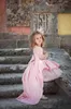 Yüksek Düşük Pembe Sevimli Çiçek Kız Elbise Düğün Mücevher Uzun Kollu Doğum Günü Partisi Törenlerinde Büyük Yay Ile Özel Yapılan Elbise Küçük Kızlar Için