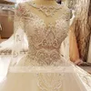 Amazing Beading Wedding Dresses Illusion Top Långärmade Brudklänningar En Linje Lace Appliques Court Train Bröllop Vestidos Anpassad