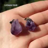 Partihandel Små Natursten Charms Hängsmycke Unika Amethysts Lila Kristall Oregelbundna Kvinnor DIY Halsband för smycken Making 10st