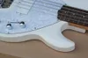 مصنع مخصص الأبيض 5-string الكتريك جيتار باس مع pickguard اللؤلؤ الأبيض ، روزوود الأصابع ، تقدم مخصصة