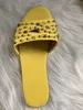 Heißer Verkauf-Frauen Nieten Hausschuhe Hausschuhe rutschfeste Leder Casual Spikes Schuhe Flip Flop 36-42