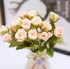 ارتفع الاصطناعي باقة الحرير الزهور الزفاف زينة الزفاف ارتفاع زهرة حوالي 28 سم تشمل 5 فروع 15 وردة رؤساء زهرة