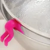 1 Stück Kreative Little Shaped Silikon spritzwassergeschützt Anheben Topf Abdeckung Kochen Anti-überfließende Werkzeuge Handyhalter niedlich