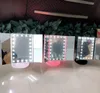 Make -up compacte spiegel met 22 LED -verlichte aanraakschermtabel Desktop Make -up spiegels 3 -opvouwbaar verstelbaar