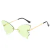 2020 nouvelles lunettes de soleil de style papillon personnalisées en gros femmes colorées océan lentille lunettes de soleil sans cadre style européen et américain verre