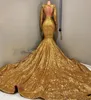 2019 Mermaid Gold Sequined Lace Prom Dresses Plunging V Neck långa ärmar Pärlor Öppna Party Party Sequins Court Train Evening 9762449