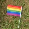 Rainbow Gay Pride Stick Flag 21*14cm Creative Hand Mini Flag Portable Waving Handhold med Home Festival Party Decor LLA964