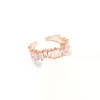 Bella scintillante anello rettangolare con diamanti irregolarmente disposti anello aperto C gioielli anello di marca designer per le donne