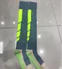 Kleur voetbal kousen verdikking antislip voetbal sokken over de knie nieuwe zweet-absorberende handdoek sokken