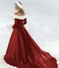 カスタムメイド2019年冬のラインのウェディングドレス2019年の濃い赤い結婚式のブライダルガウンのドレス日付の長袖