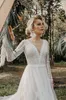 2020 Nowy Arrvial A Line Beach Suknie ślubne V Neck Lace Długie Rękawy Czeski Suknie Ślubne Backless Suknie Ślubne