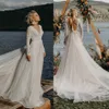 Vestidos de novia bohemios de manga larga, una línea con cuello en V, apliques de encaje, vestidos de novia de playa, tren de barrido sin espalda, vestido de novia bohemio