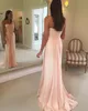 2020 Nieuwste Blush Roze Mermaid Moeder van de Bruid Jurken Chiffon One Schouder Plooien Mouwloze Sweep Train Wedding Guest Avondjurken