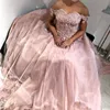 2024 Nouvelle robe de balle de quinceanera sexy des applications de dentelle épaule perles Sweet 16 Arabe Tulle Puffy Plus taille de fête Prom Robes de soirée 403