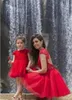 2019 Rotes Kleid für besondere Anlässe für Kinder, Blumenmädchenkleider für die Hochzeit, A-Linie, Spitzenapplikation, Mutter- und Tochter-Mädchen-Partykleider