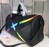 Duffle çantaları gökkuşağı x şekil büyük seyahat çantası yastık lüks tasarımcı bagaj el çantası gerçek deri kapasite kadınlar erkek spor omuz crossbody wth kilit etiketi