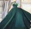 헌터 새로운 섹시한 녹색 Quinceanera 드레스 높은 목 레이스 아플리케 구슬 스위트 16 오픈 백 플러스 크기 푹신한 무도회 이브닝 가운 착용