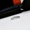 Fashion-18K guld platina halvring diamant asymmetrisk bröllop ring mode tillbehör ring kommer aldrig att blekna och kommer inte att falla