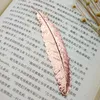 Retro Metal Feather Bookmark Uczniowie Liść Antyczne Graduation Party Favors Małe Prezenty Urodzinowe Chłopcy Mężczyźni Dzieci Bulk Vintage