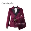Gwenhwyfar 캐주얼 스타일 핫 핑크 벨벳 남자는 피크 라펠 정장 (6 개) 버튼 재킷 웨딩 턱시도 맞춤 제작 (재킷 + 바지