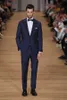 Przystojny Przycisk One Groomsmen Peak Lapel Groom Tuxedos Mężczyźni Garnitury Ślub / Prom / Dinner Best Man Blazer (kurtka + spodnie + krawat) AA142