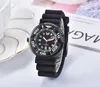 Top Lysous Watch Men Quartz Watch Sapphire Glass Svart Blå Gummi Strap Sport Man Armbandsur Ny Fashion Watch