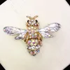 Ny Ankomst Bling Bling Rhinestone Bee Brosch Kvinnor Insect Bee Brosch för Presentfest Berömda Smycken Tillbehör