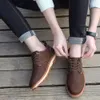 Hot Sale Mäns Casual Anti-Skid Bekväm Lace Up Outdoor Driving Oxfords Läder Skor Mode Solid Höst Non Slip Shoes