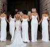 Proste Tanie Białe Długie Suknie Druhna Seksowne Spaghetti Paski Backless Płaszcze Sukienka Ślubna Plus Size Maid of Honor Suknie AL4121