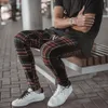 Hot outono Nova Manta Scottish Mens Side Stripe Calças Calças Checkered Calças Long Calças Causas Sweetpants Streetwear Plus Size