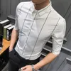 ブランドの男性のシャツ半袖の縞模様のシャツ男性のビジネスフォーマルウェアスリムフィットカジュアルドレスシャツ