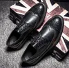 2019 Designer de luxo homens formais sapatos de couro genuíno clássico sapatos Brogue Flats Oxfords para o escritório de casamento