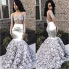 Gorgeous 3D Rose Flowers Mermaid Prom Klänningar 2019 Sexiga Appliqued Pärlor Sheer Bodice Evening Gowns Långärmad Red Robes de Soirée