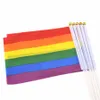 Regnbåge gay pride stick flagga 21 * 14cm kreativ hand mini flagga bärbar vinkande handhåll med hjälp av hem festival fest dekor lla964