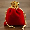 50 pçs / lote saco de veludo com pacote de ouro Bags 7x9cm 10x12cm 12x15cm Organza Organza Drawstring Sacos de Presente de Casamento Malas de Jóias
