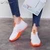 Toptan 2020 Bahar Yeni Kadın Ayakkabı Rahat Moda Tenis Feminino Işık Nefes Örgü Dantel-Up Ayakkabı Kadın Beyaz Sneakers T268