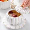 Bol à soupe à la citrouille en porcelaine blanche avec couvercle Pot à ragoût peint en or servant une soupière pour la récolte d'automne Fête d'automne Dîner de Thanksgiving