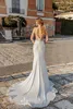 2020 Bohemian Bröllopsklänningar Sexig Deep V Neck Lace Pärlor Satin Bridal Gowns Backless Sweep Train Mermaid Bröllopsklänning Robe de Mariée