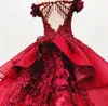 2020 Luxury Dark Red Quinceanera Ball Gown Dresses Lace 3D Appliques Blommor Sweet 16 Court Train Plus Storlek Puffy Party Prom Evening Gowns