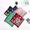 Mode et frais petit motif de fleurs en satin de soie nouvelle petit foulard carré littérature japonaise douce et de l'art écharpe professionnelle des femmes