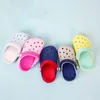 Kids Beach Pantofle Lato Chłopcy Dziewczęta Kryty Moda Solid Color Hole Buty Dziecięce Berbeć śliskie Dziewczyna Sandały i kapcie Buty Dzieci