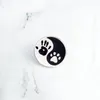 mão pata de cachorro impressão taiji ying yang preto branco rodada pinos lapelo pino crachá melhor amigo broach jóias