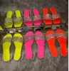 Vrouwen ins bling slippers platte casual dames glijden open teen buiten glanzende decoratie zachte strandschoenen zomer vrouwelijk schoeisel