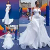 Berta 2019 sjöjungfru bröllopsklänningar avtagbart tåg från axelns kortärmade plagg öppet tillbaka satin strand brudklänningar