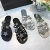 Sıcak Satış-Moda Lüks Kadın Patent Deri Terlik Kristal Dudaklar Kalp Flats Maşa De Designer Sandalet Sliders Hausschuhe