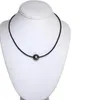 superbe collier de perles noires de tahiti rondes de 12 à 13 mm en cuir de 18 pouces