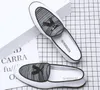 Designer Uomo Mocassini estivi con nappe Scarpe eleganti in pelle da lavoro Slip-On Piccole scarpe in pelle Punta tonda Scarpe basse traspiranti Scarpe da sposa per feste