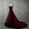 A-Line Gelinlik Vintage Kırmızı ve Siyah Gotik Gelinlik 2019 V Boyun Kolsuz Boncuklu Dantel Aplikler A-Line Tül Vintage Beyaz Gelin Gowns